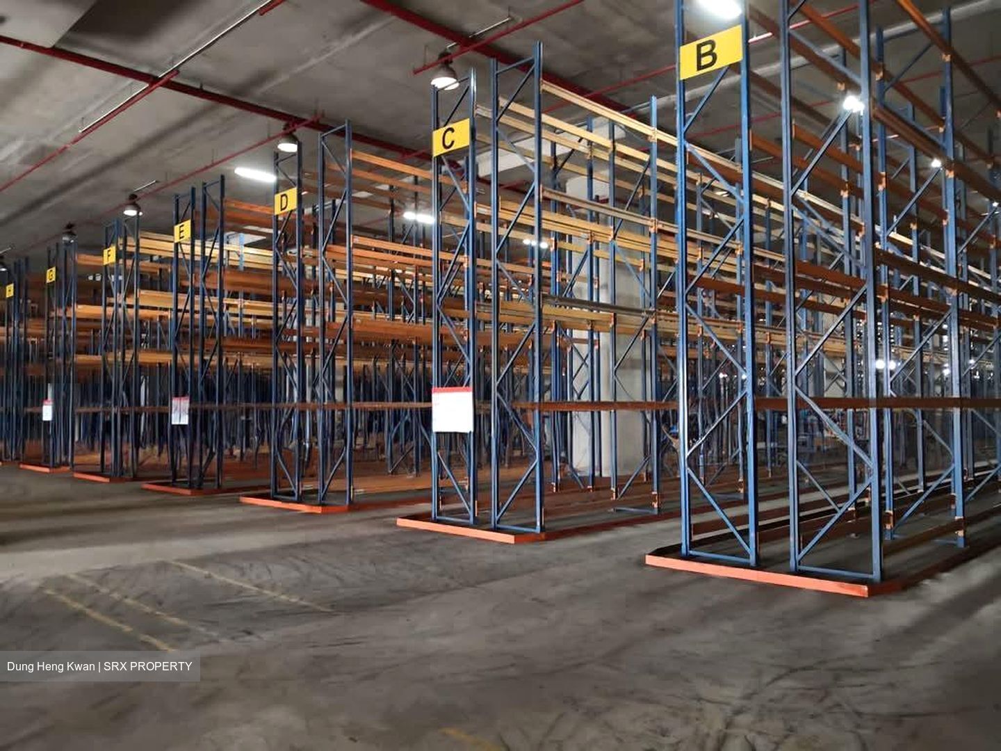 Jalan Buroh (D22), Warehouse #571675111